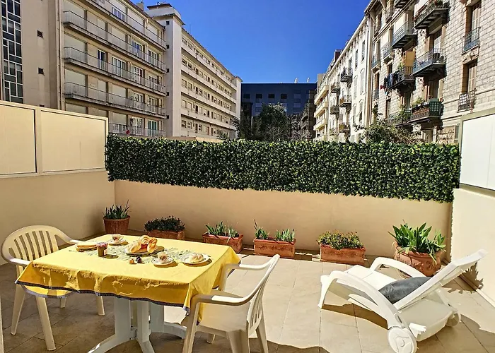 Nestor&jeeves - Le France Terrasse - - Very Close Sea *